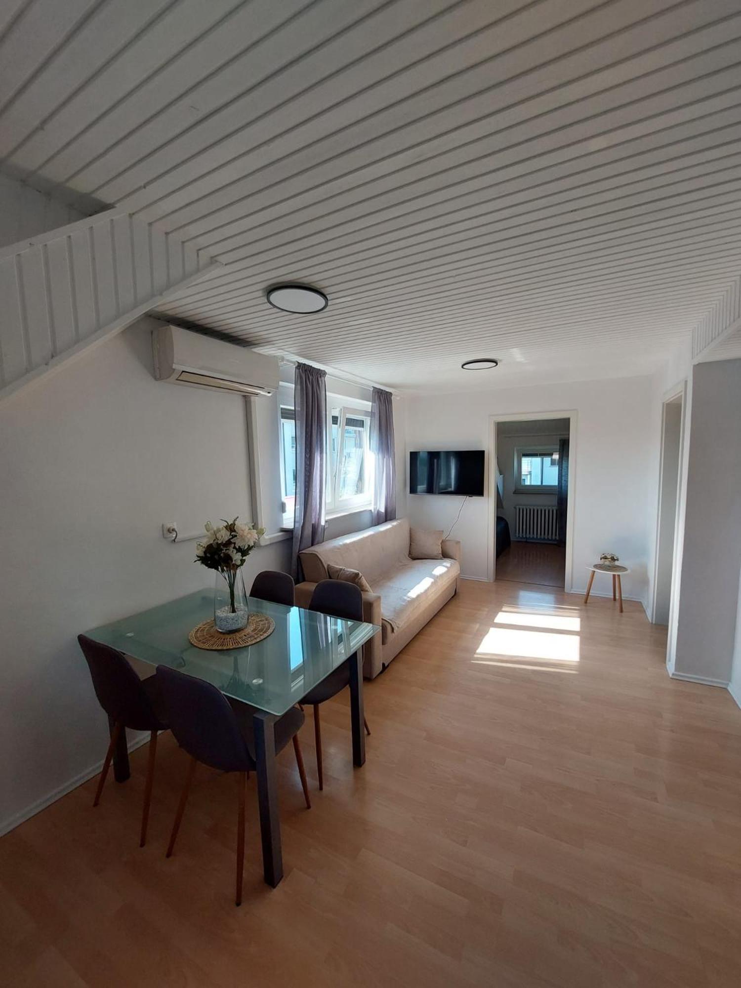 Moskriceva Apartment Ljubljana Luaran gambar